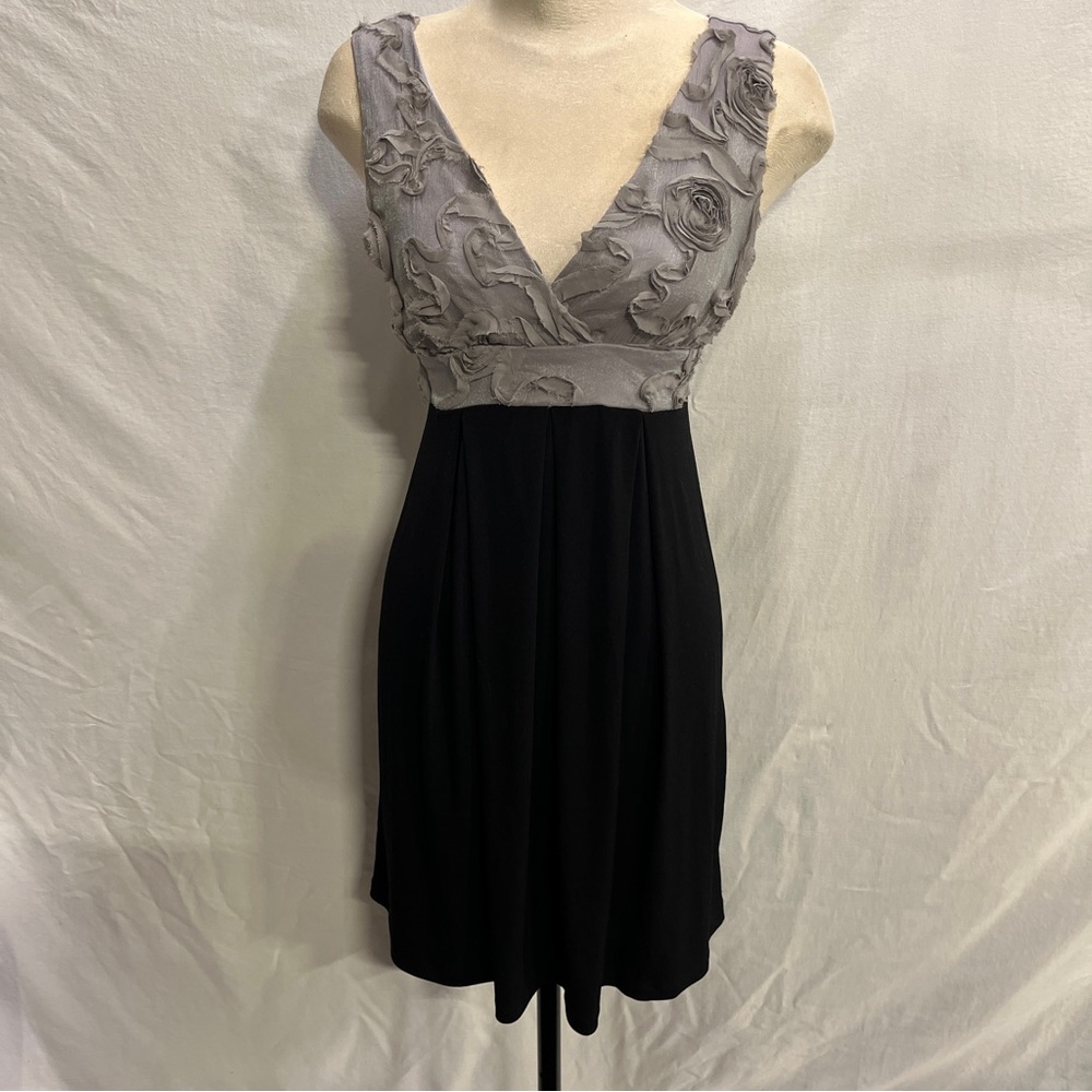 Enfocus Studio | Black & Silv.Sheath Dress - V Neck with "Rose" accents | Sz10.